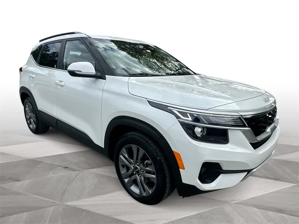 Thumbnail: 2023 Kia Seltos - 2