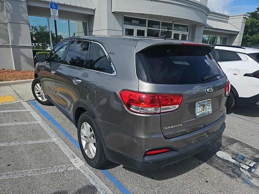 Thumbnail: 2016 Kia Sorento - 11