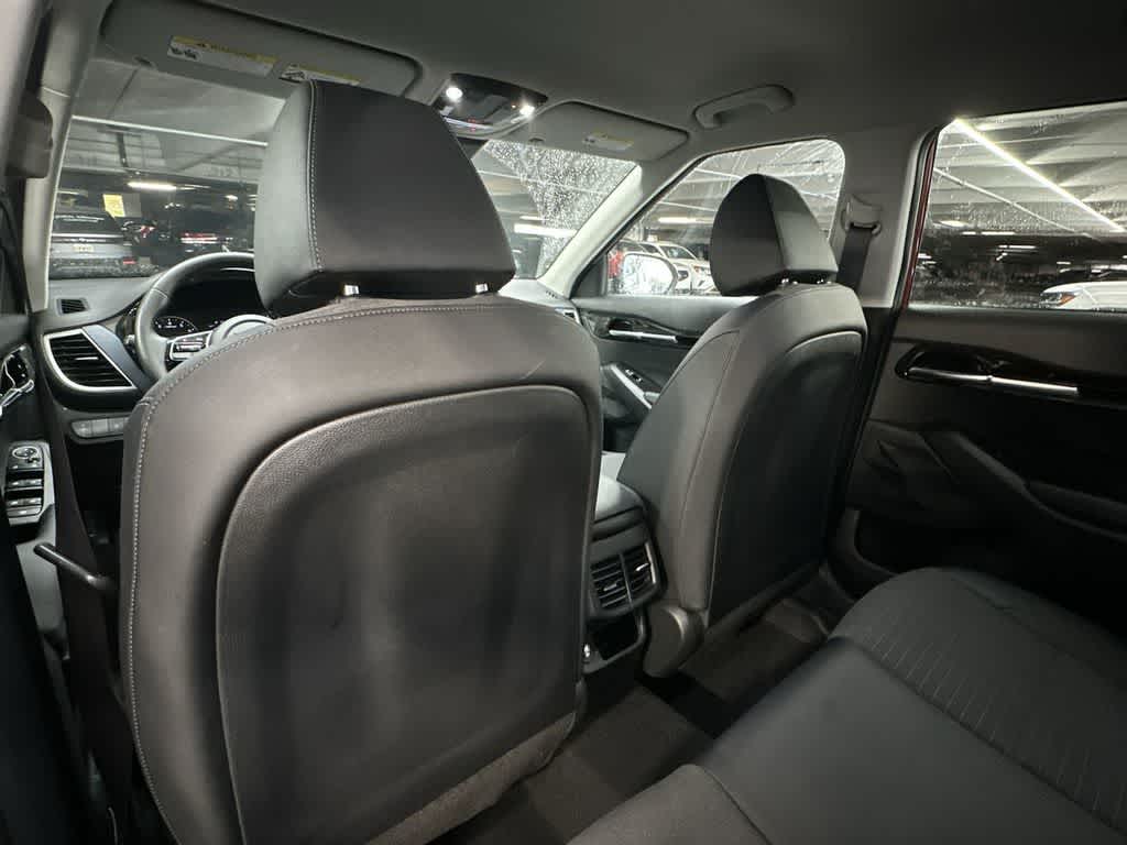 Thumbnail: 2023 Kia Seltos - 23