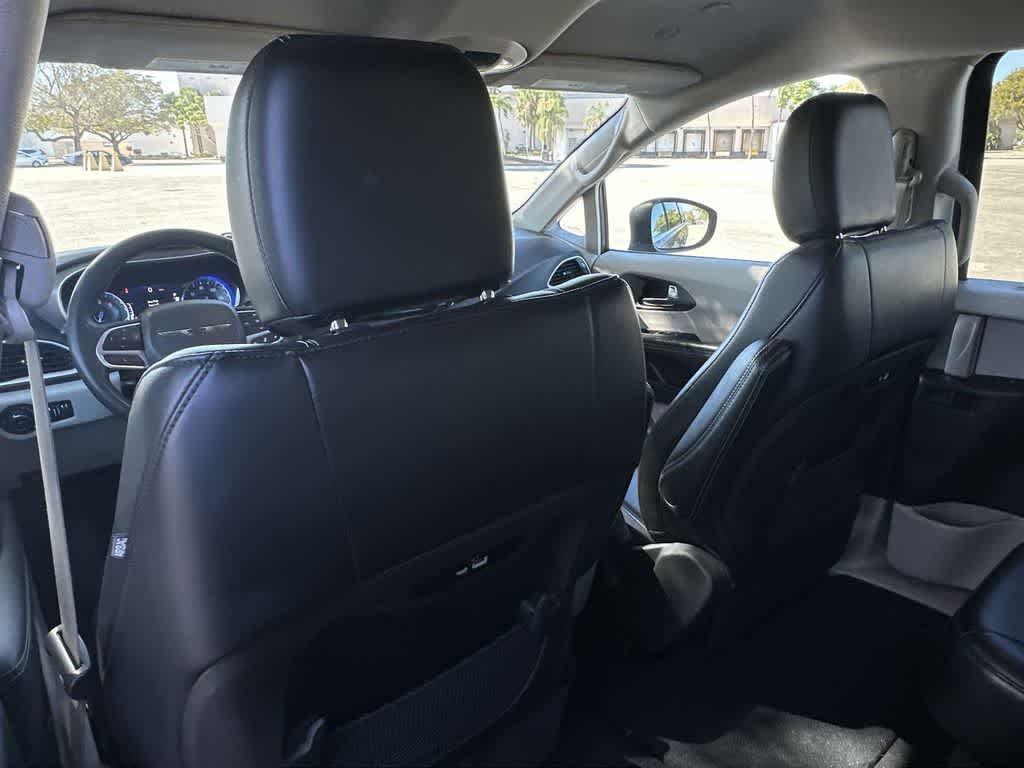 Thumbnail: 2023 Chrysler Pacifica - 23