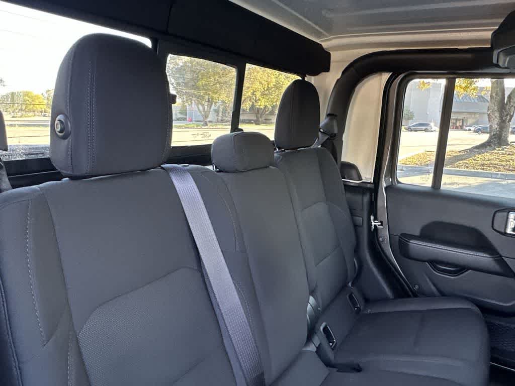 Thumbnail: 2023 Jeep Gladiator - 26