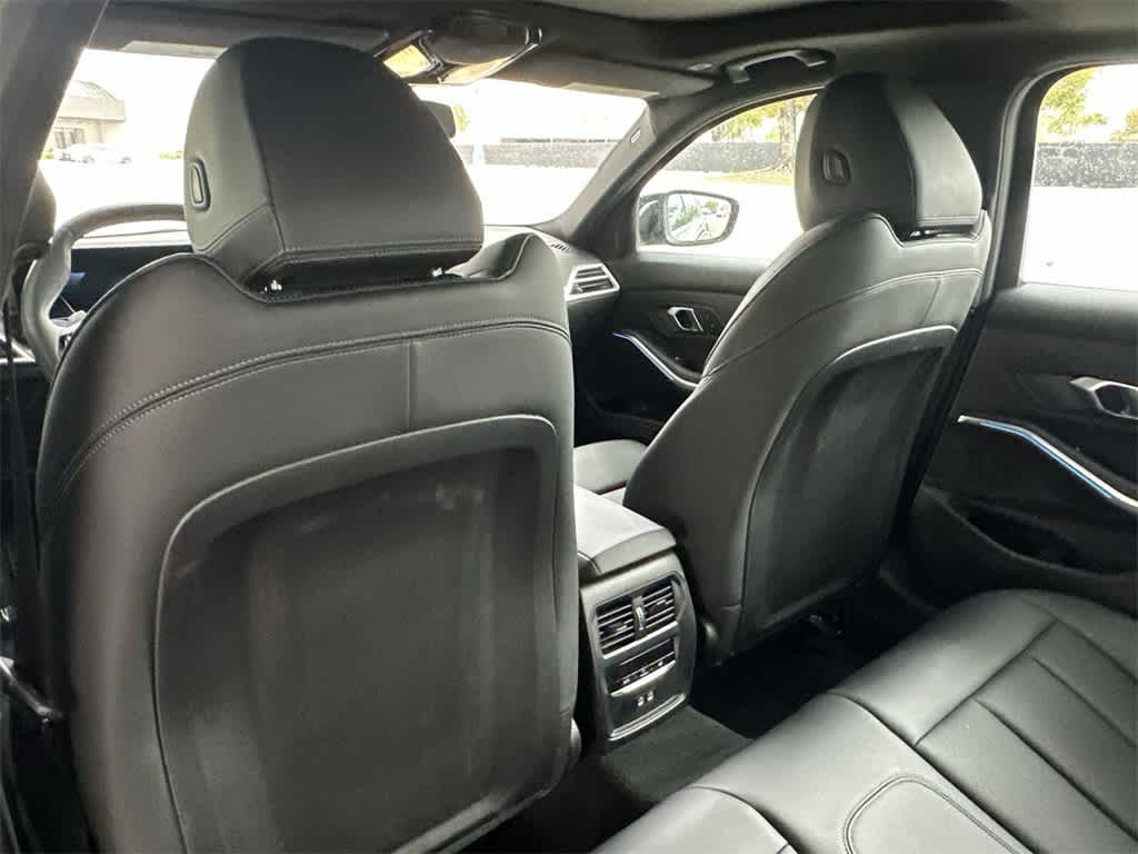 Thumbnail: 2025 BMW 3 Series - 23