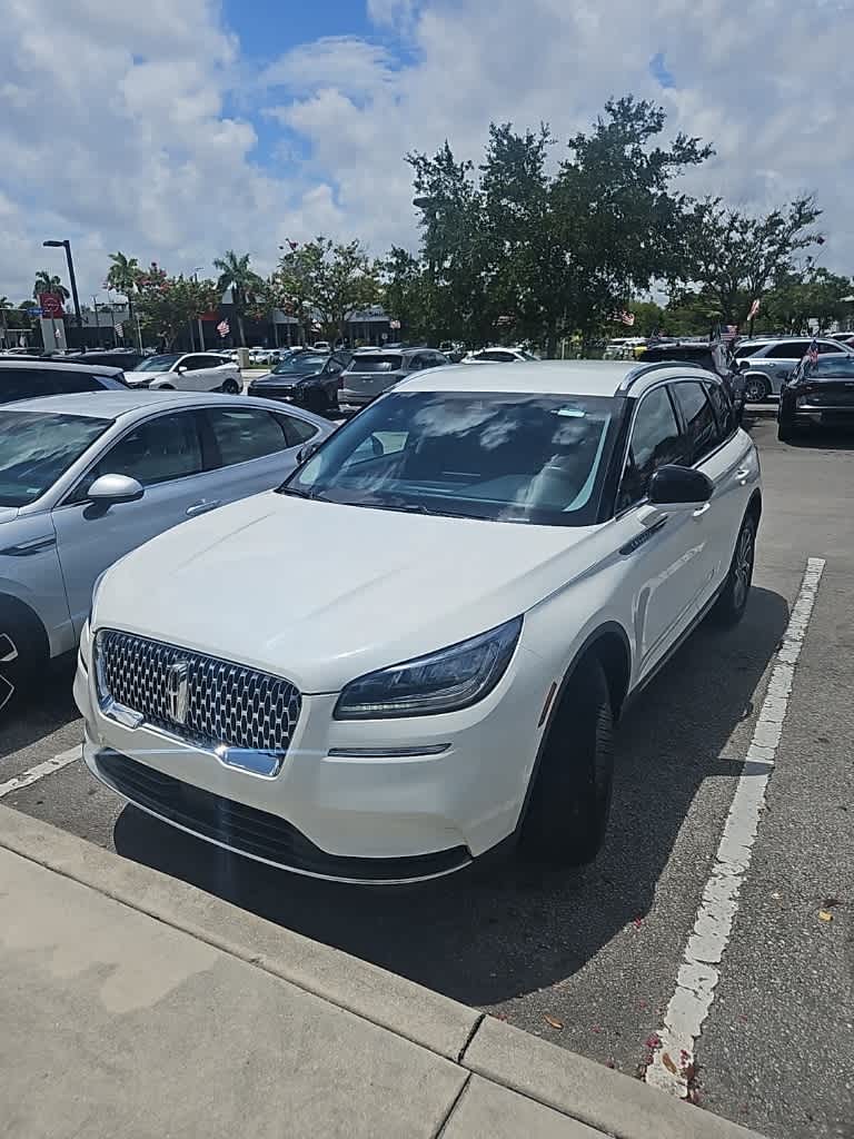 Thumbnail: 2021 Lincoln Corsair - 4