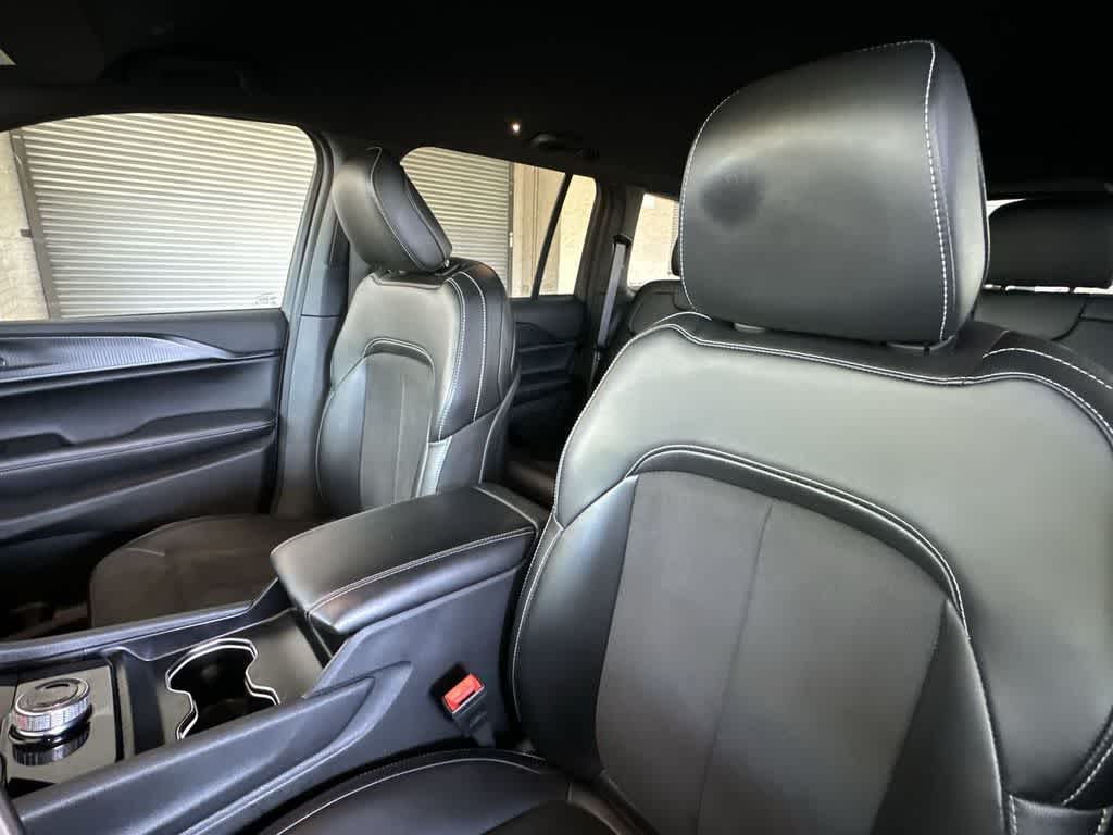 Thumbnail: 2025 Jeep Grand Cherokee - 14