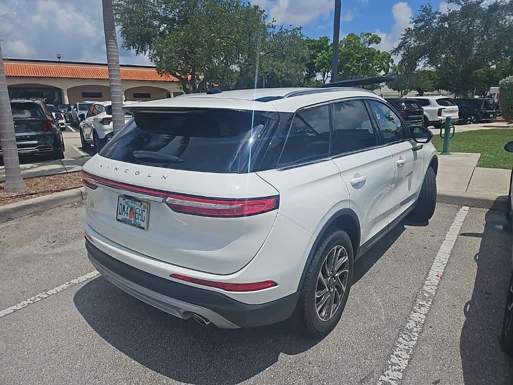 Thumbnail: 2021 Lincoln Corsair - 12