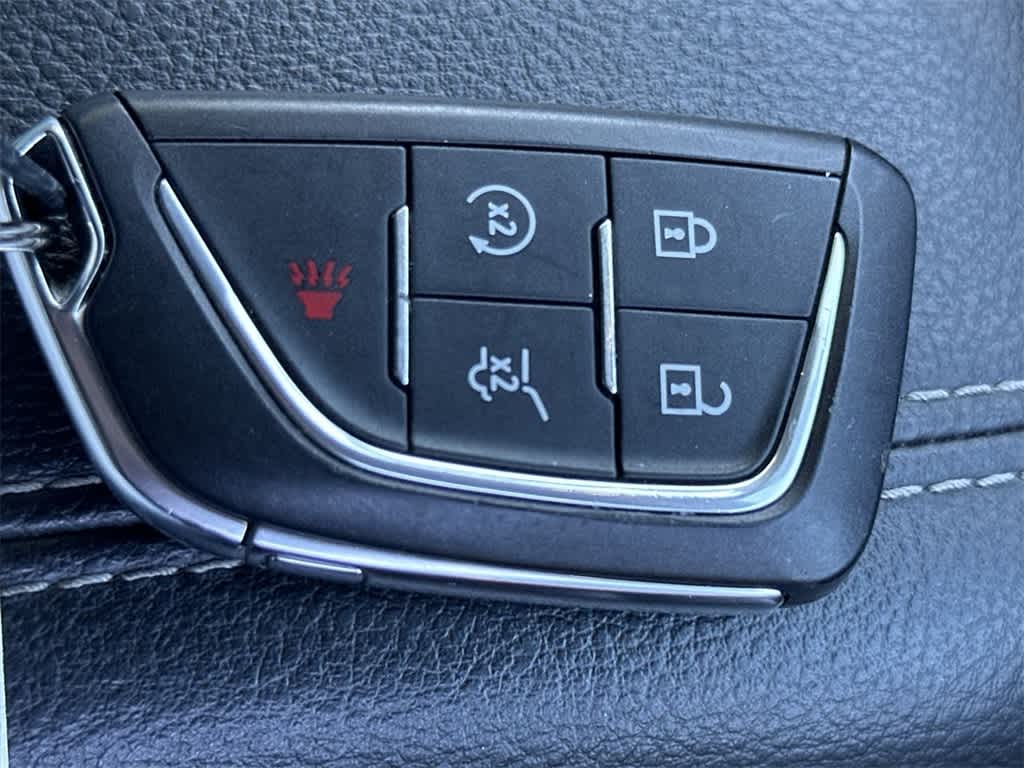 Thumbnail: 2025 Cadillac XT4 - 28