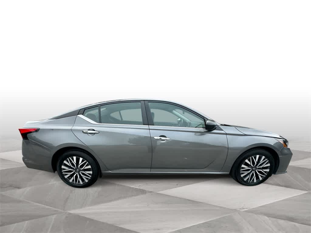 Thumbnail: 2024 Nissan Altima - 9