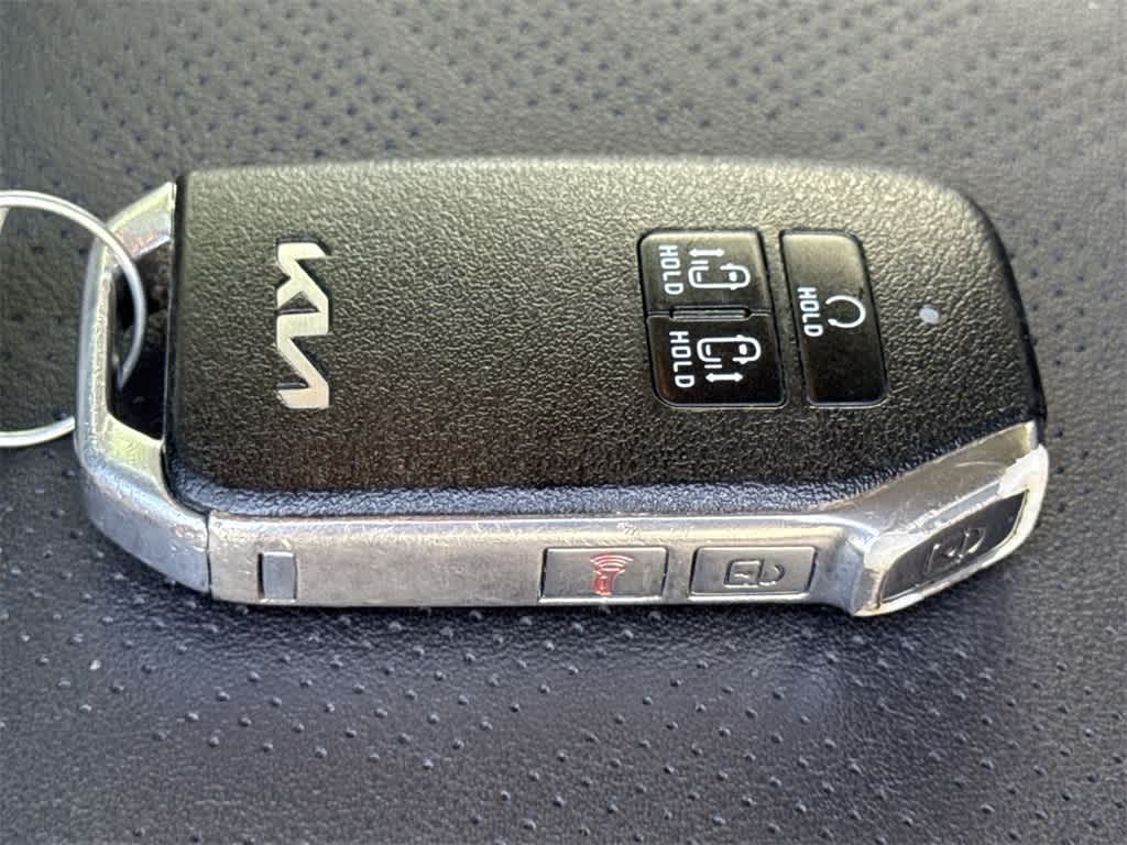 2022 Kia Carnival LXS 28