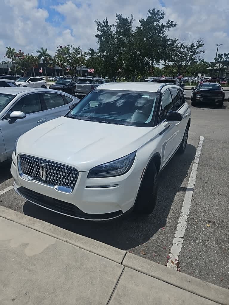 Thumbnail: 2021 Lincoln Corsair - 3