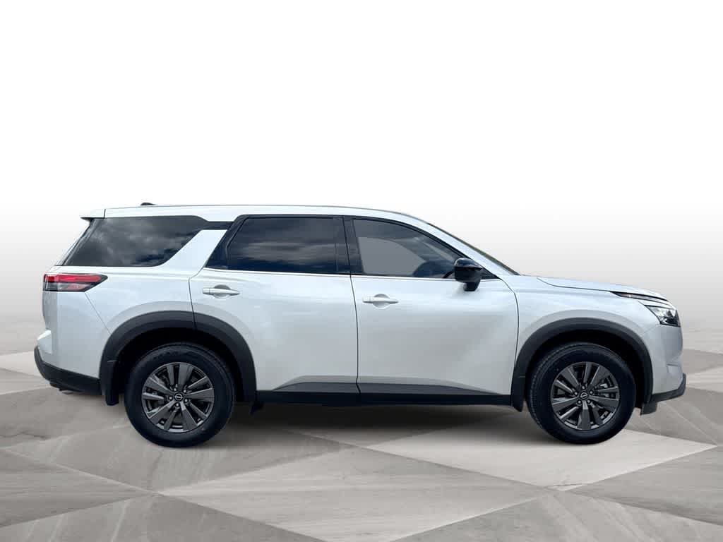 Thumbnail: 2024 Nissan Pathfinder - 9