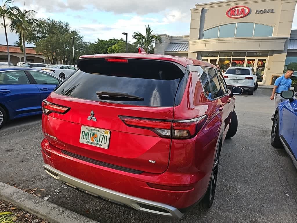 Thumbnail: 2023 Mitsubishi Outlander - 5