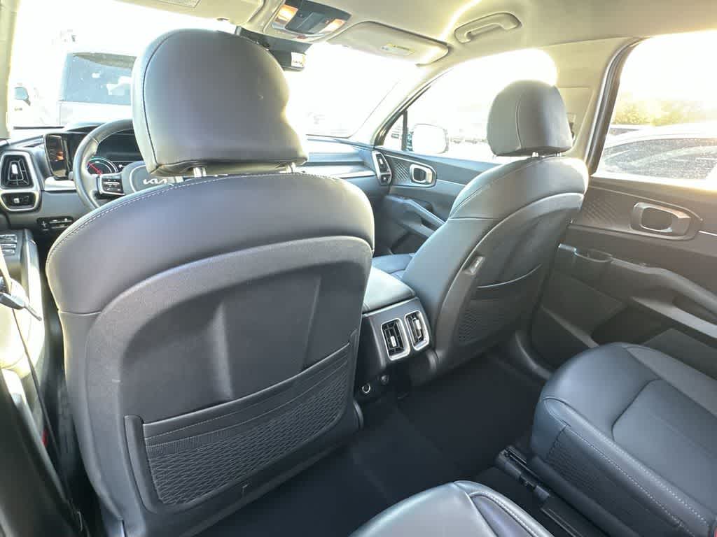 Thumbnail: 2023 Kia Sorento - 24