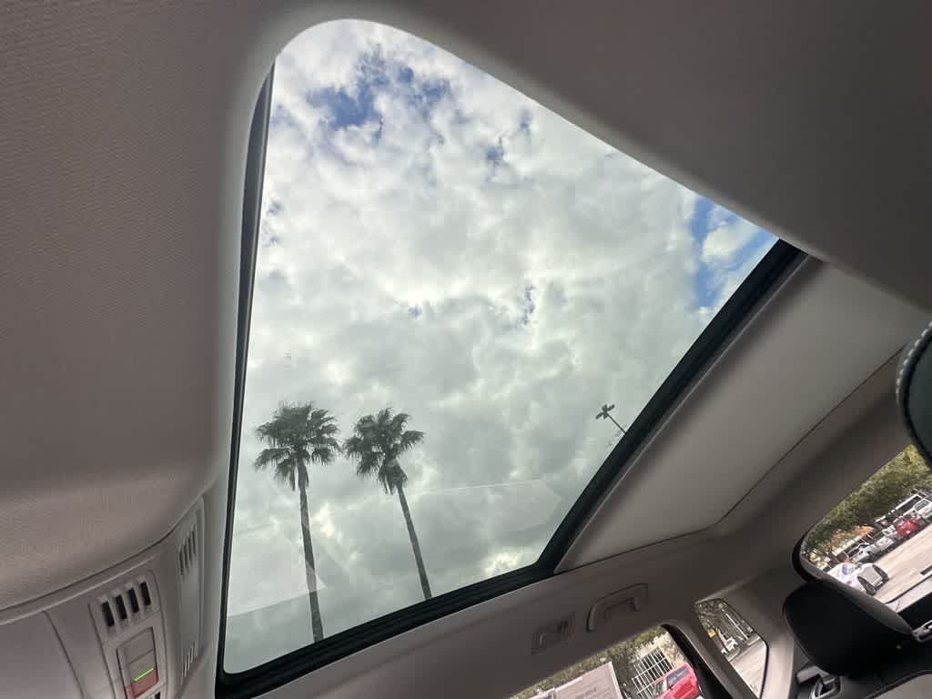 Thumbnail: 2025 Volkswagen Taos - 17