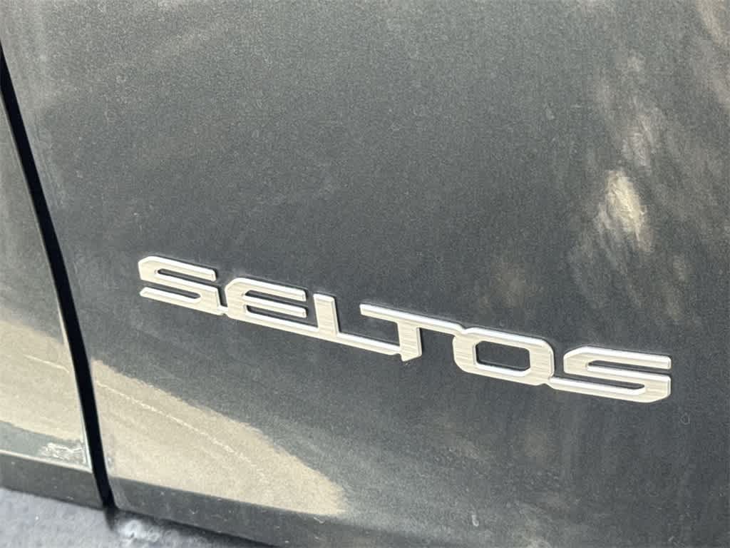 2025 Kia Seltos S 10