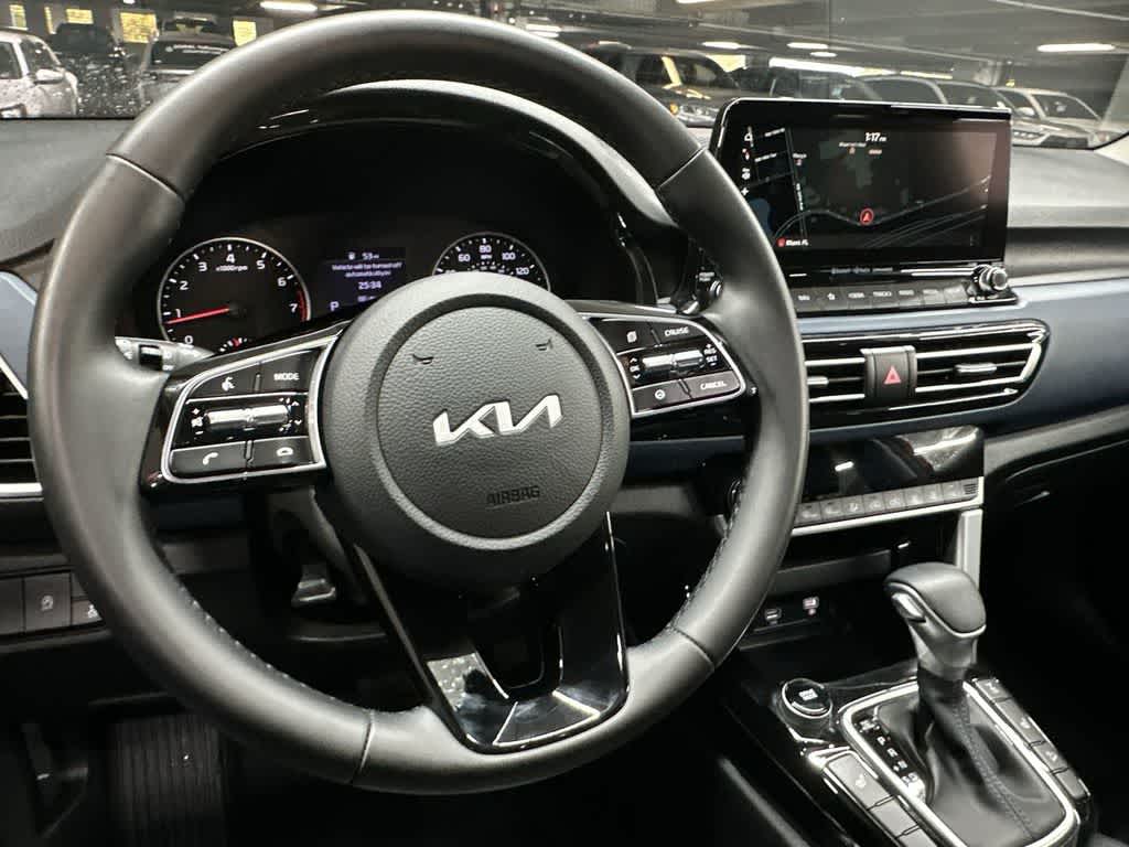 Thumbnail: 2023 Kia Seltos - 13