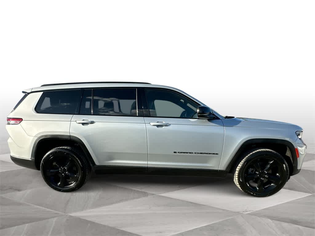 Thumbnail: 2023 Jeep Grand Cherokee L - 9
