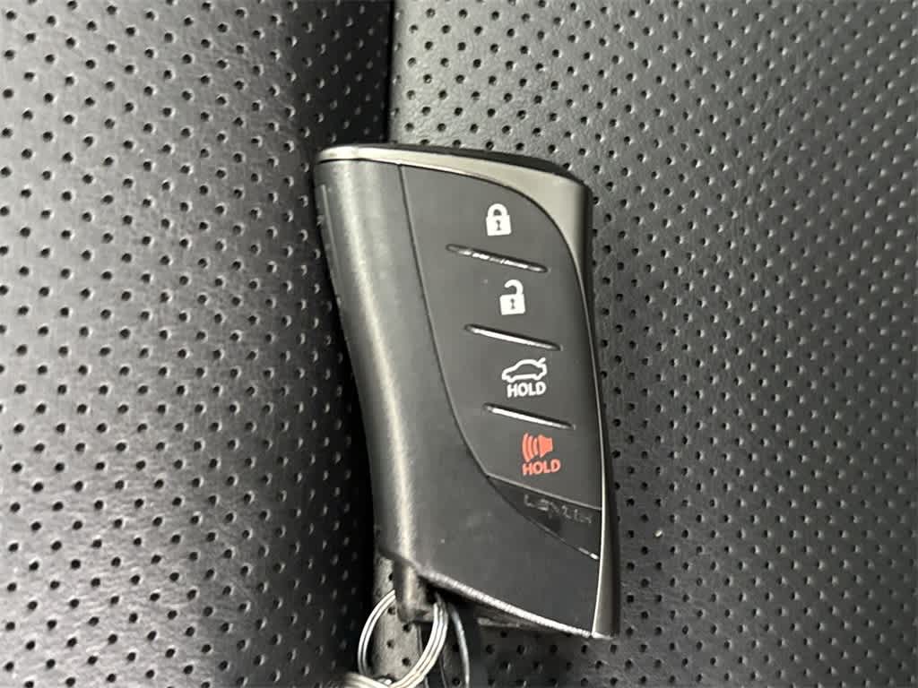 Thumbnail: 2021 Lexus ES - 28