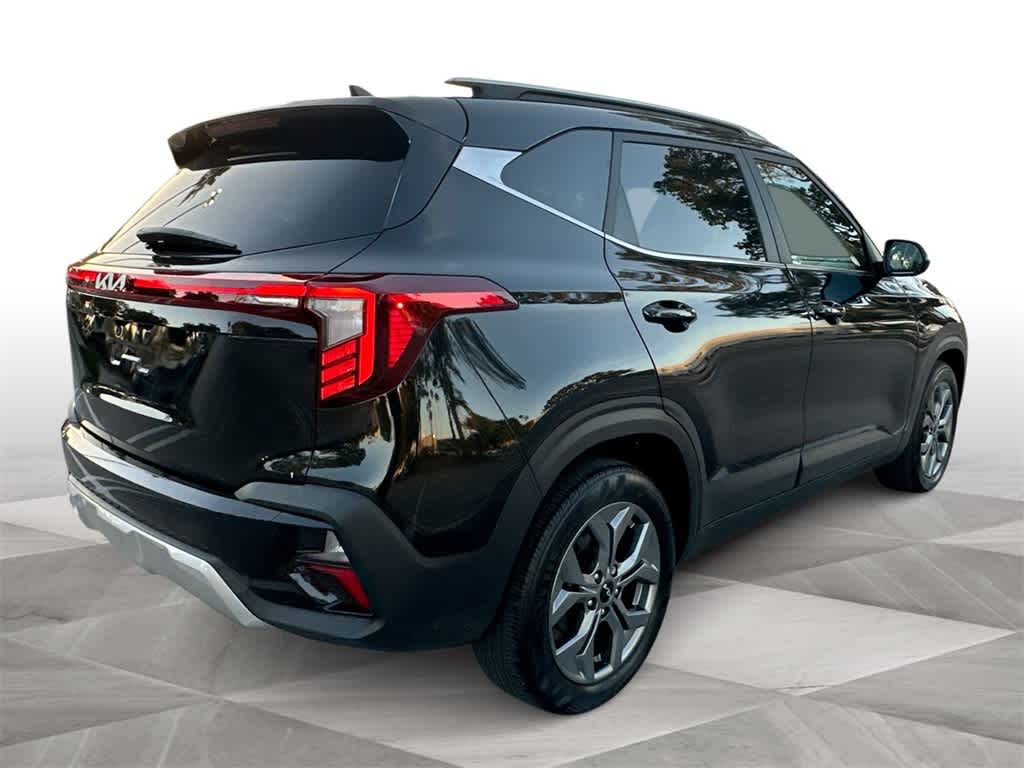 Thumbnail: 2024 Kia Seltos - 8