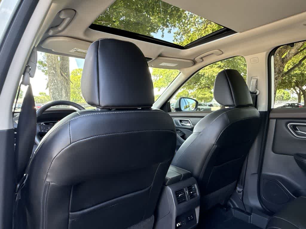 Thumbnail: 2021 Nissan Rogue - 22