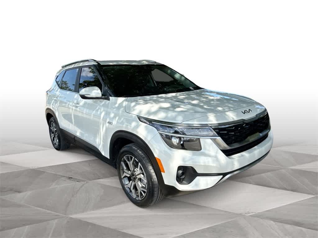 Thumbnail: 2023 Kia Seltos - 2