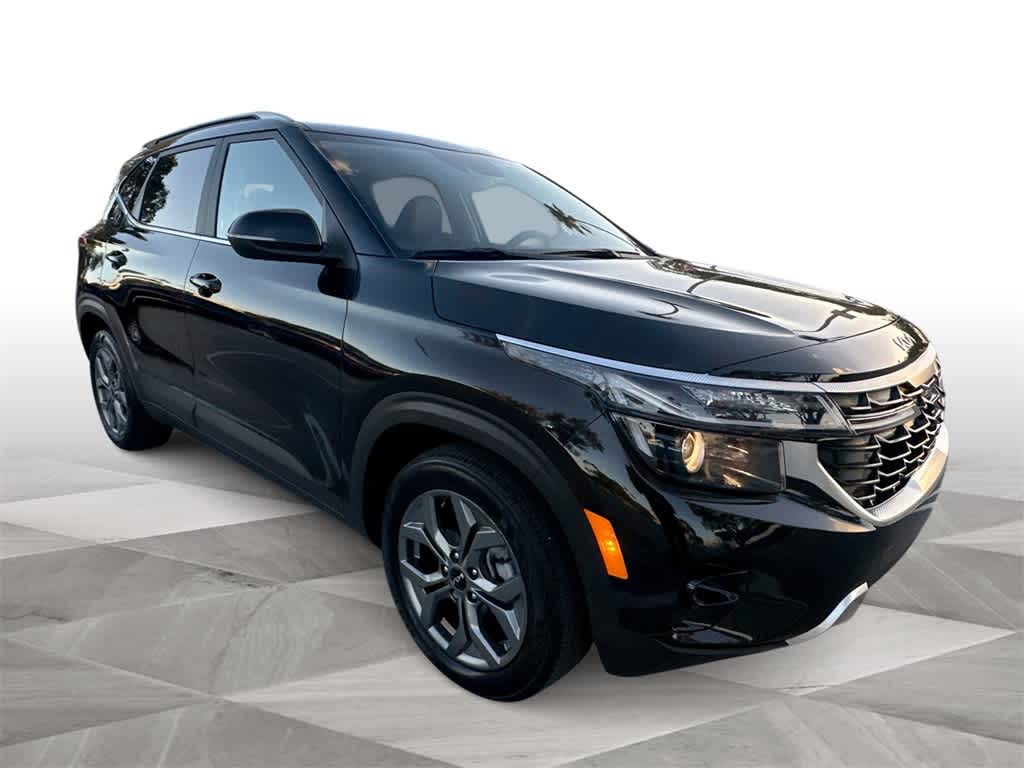 Thumbnail: 2024 Kia Seltos - 2