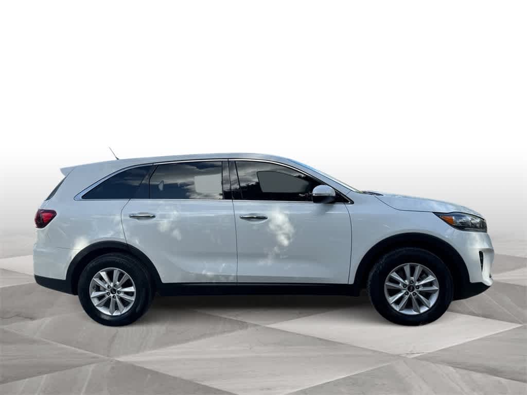 Thumbnail: 2020 Kia Sorento - 9
