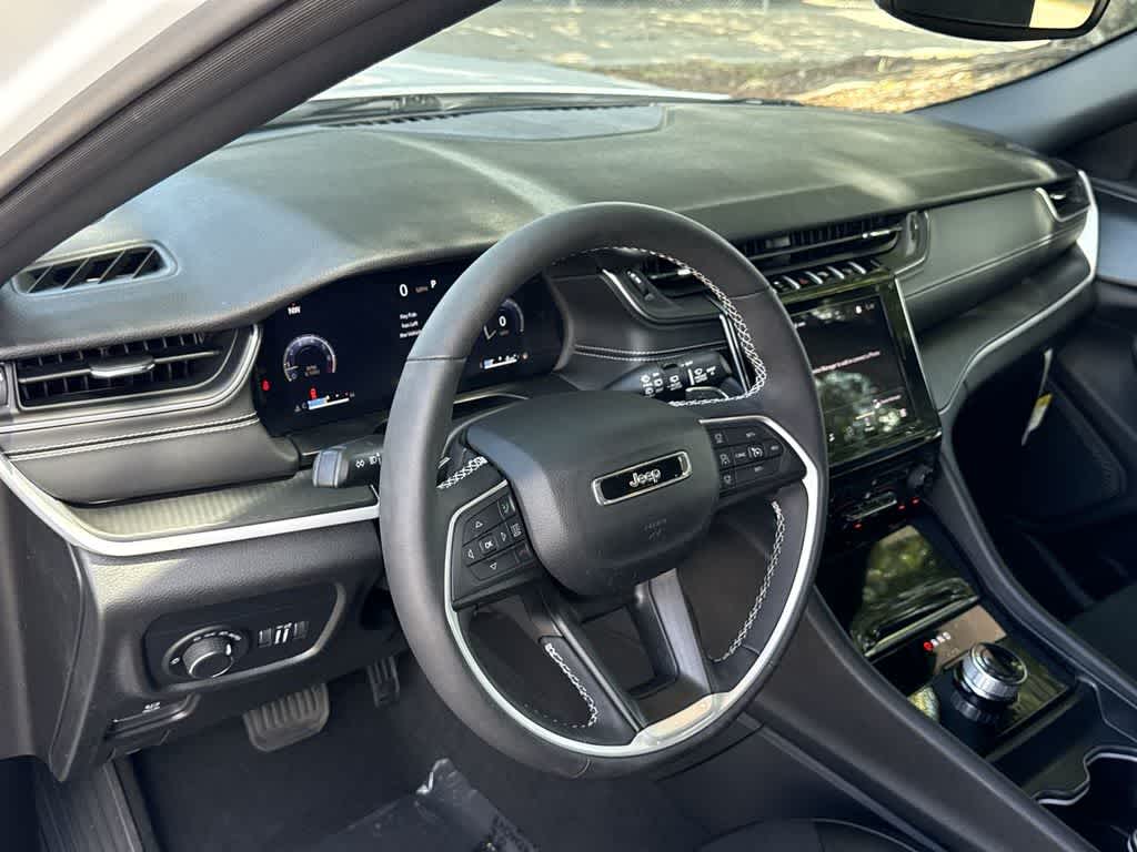 Thumbnail: 2024 Jeep Grand Cherokee L - 12