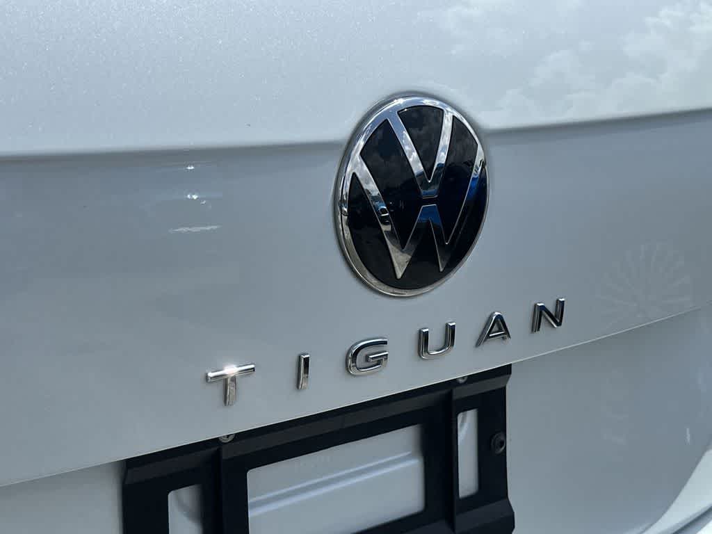 Thumbnail: 2023 Volkswagen Tiguan - 10