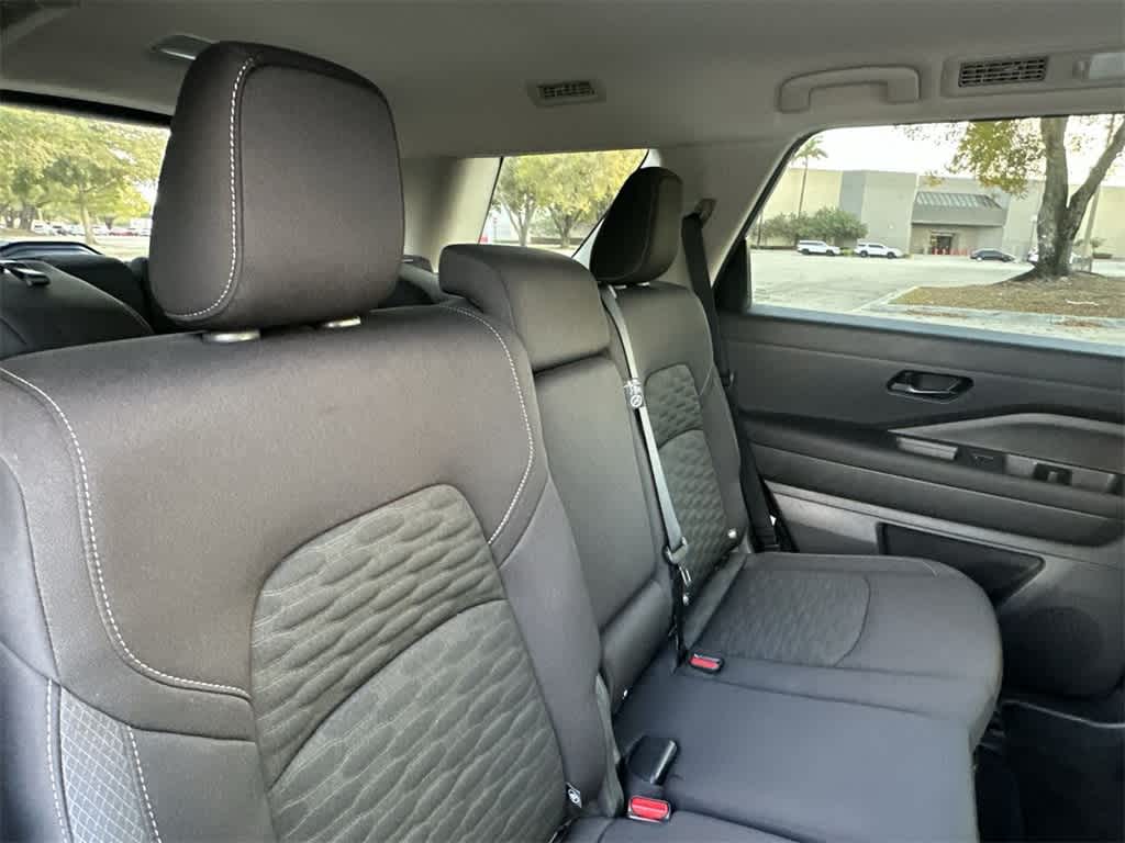 Thumbnail: 2025 Nissan Pathfinder - 26