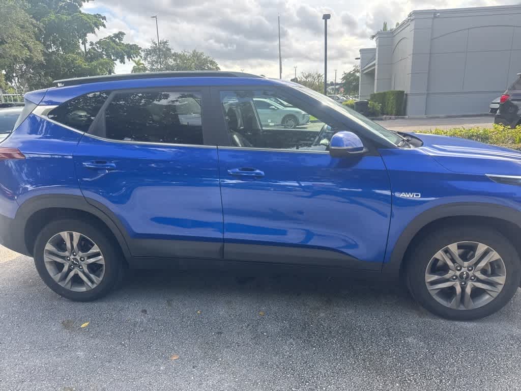 Thumbnail: 2022 Kia Seltos - 22