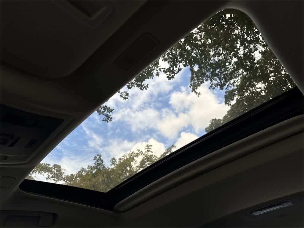 Thumbnail: 2021 Lexus ES - 17