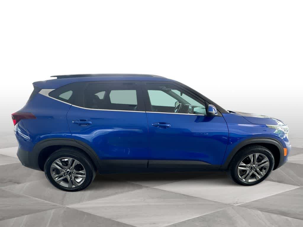 Thumbnail: 2023 Kia Seltos - 9