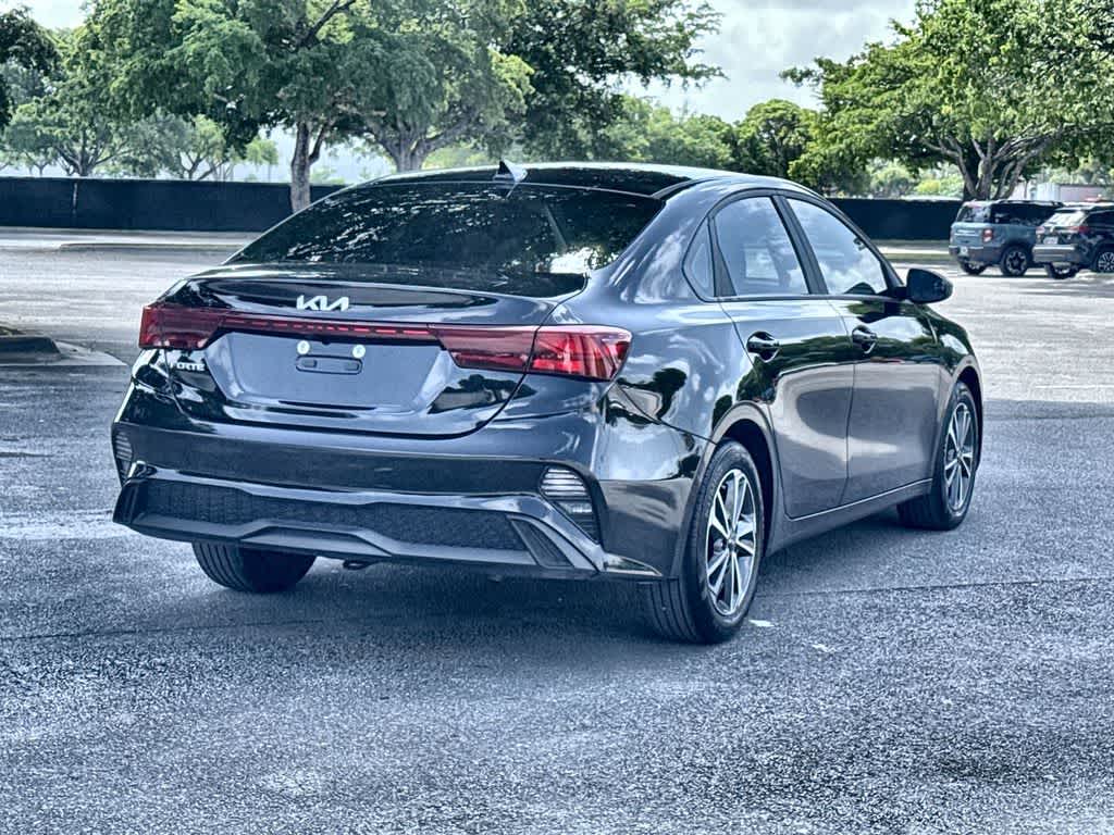 Thumbnail: 2024 Kia Forte - 8