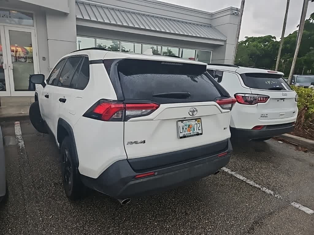 Thumbnail: 2019 Toyota RAV4 - 16