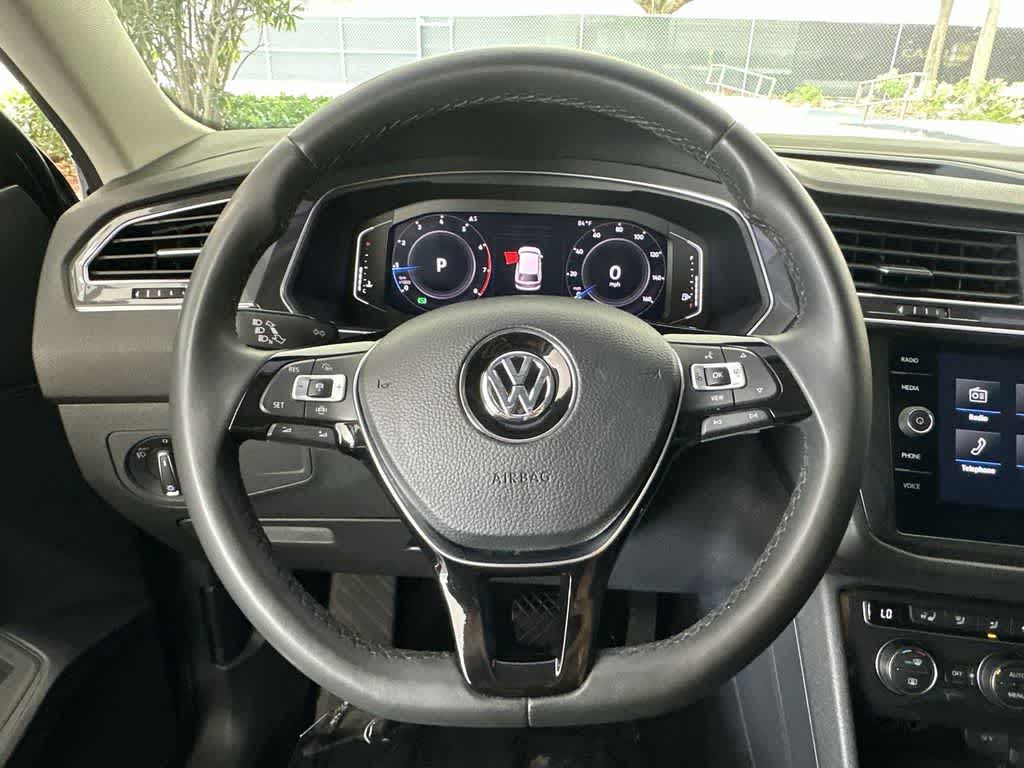 Thumbnail: 2020 Volkswagen Tiguan - 15