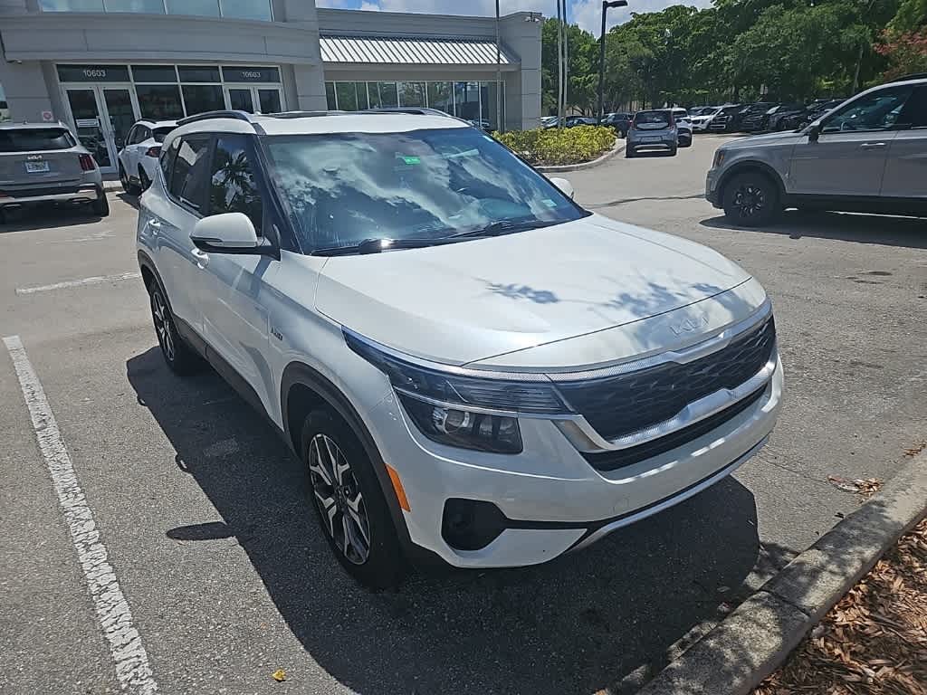 2023 Kia Seltos EX 9