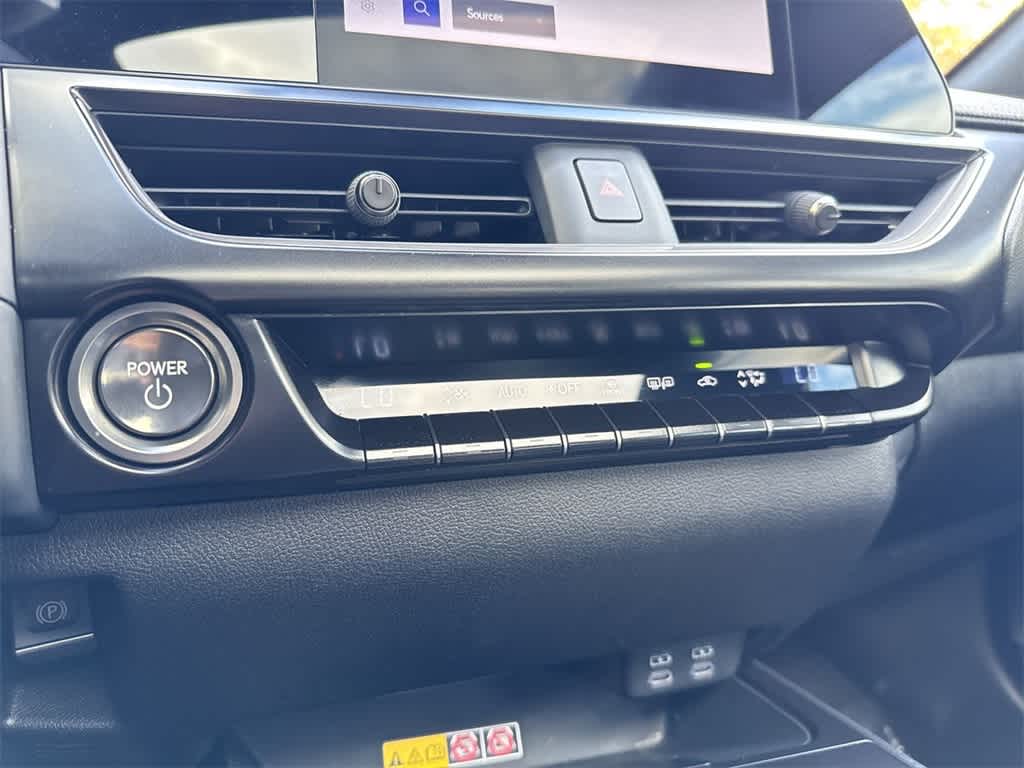 Thumbnail: 2023 Lexus UX - 19