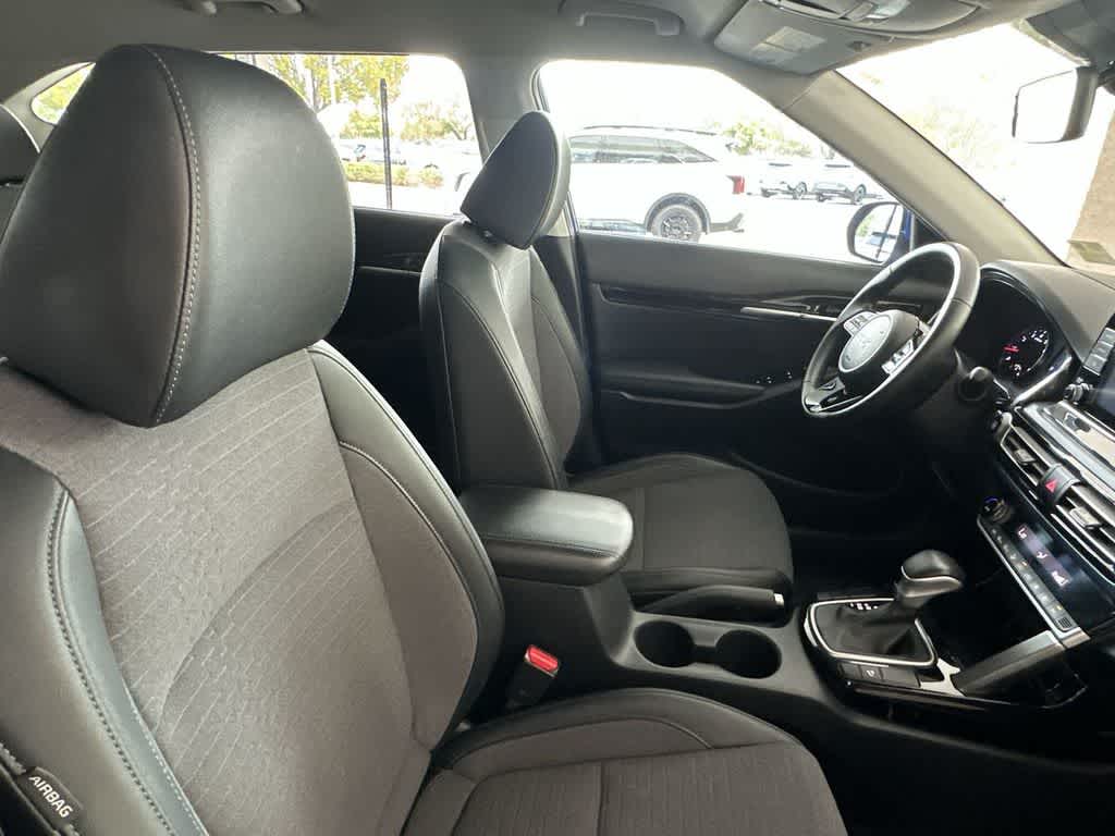 Thumbnail: 2023 Kia Seltos - 27