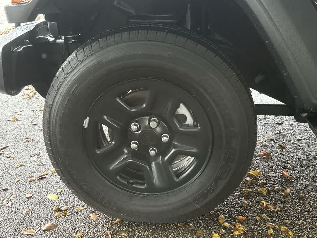 Thumbnail: 2025 Jeep Gladiator - 10