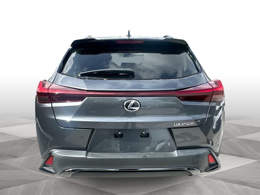 Thumbnail: 2023 Lexus UX - 7