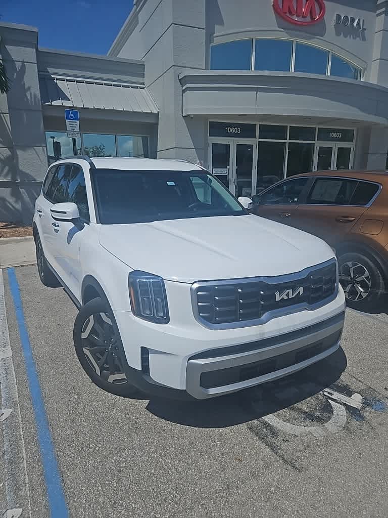 Thumbnail: 2023 Kia Telluride - 8