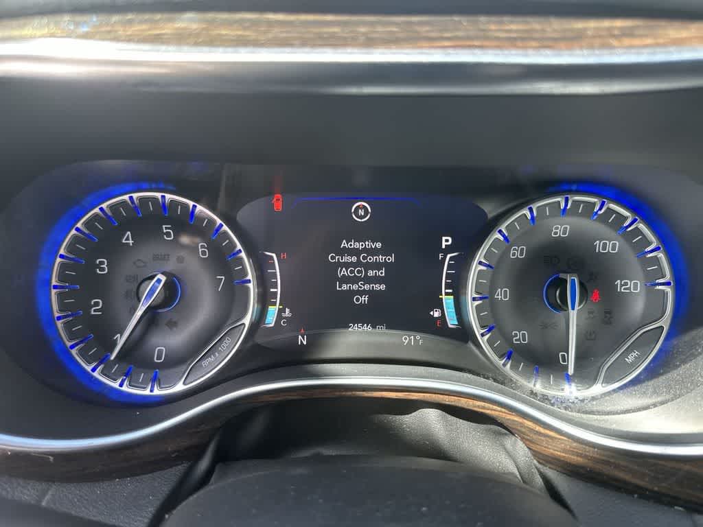 Thumbnail: 2022 Chrysler Pacifica - 16