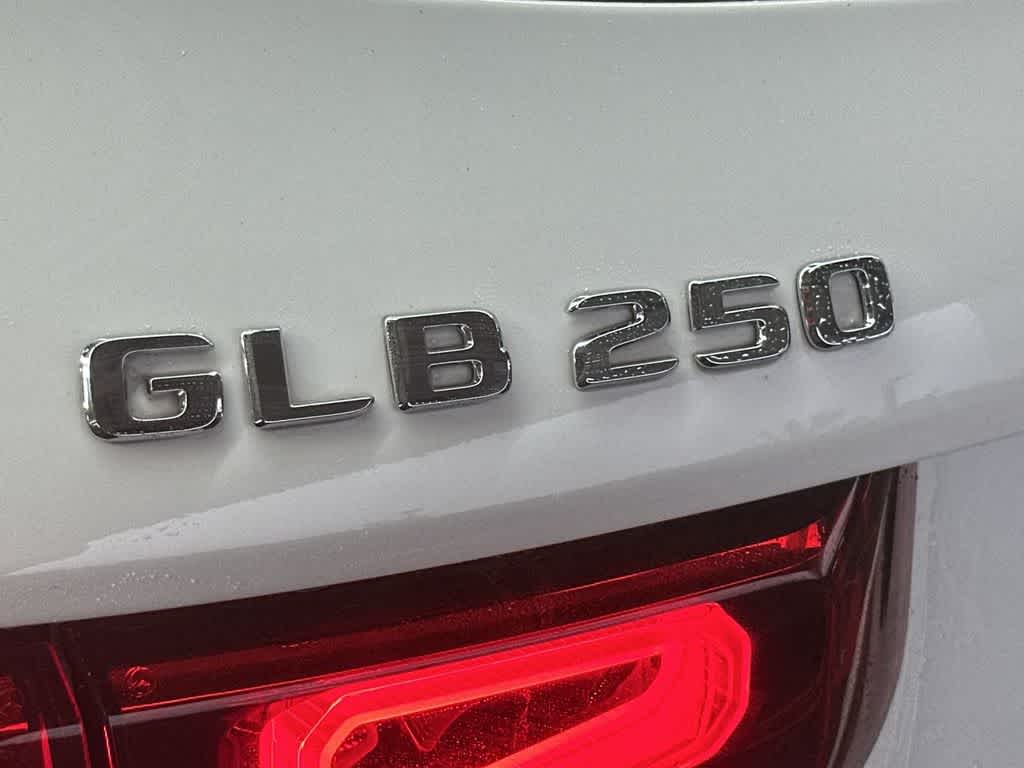 Thumbnail: 2023 Mercedes-Benz GLB - 10