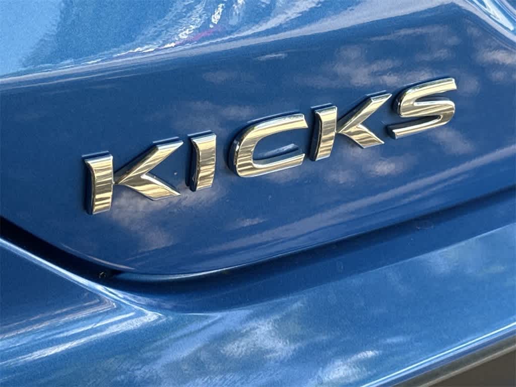Thumbnail: 2023 Nissan Kicks - 10