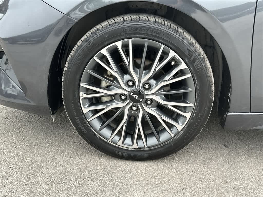 Thumbnail: 2024 Kia Forte - 11