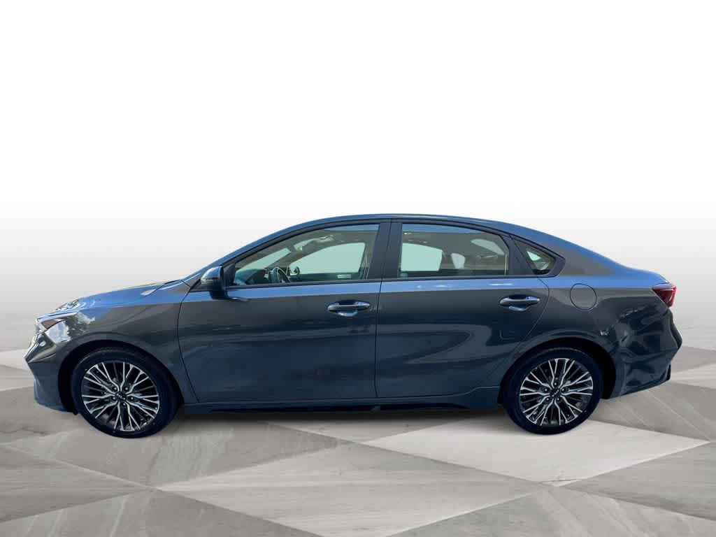 Thumbnail: 2023 Kia Forte - 5
