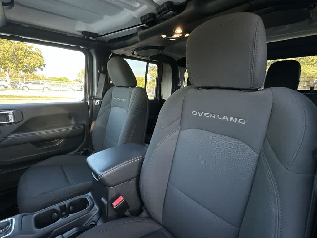 Thumbnail: 2023 Jeep Gladiator - 14