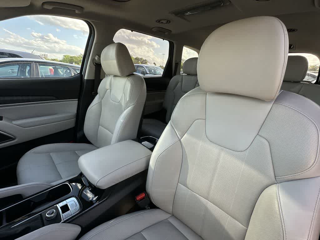Thumbnail: 2023 Kia Telluride - 14