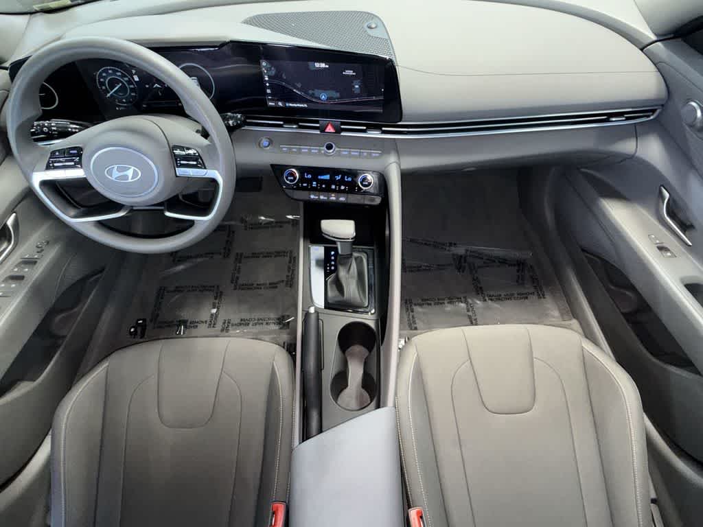 Thumbnail: 2024 Hyundai Elantra - 24