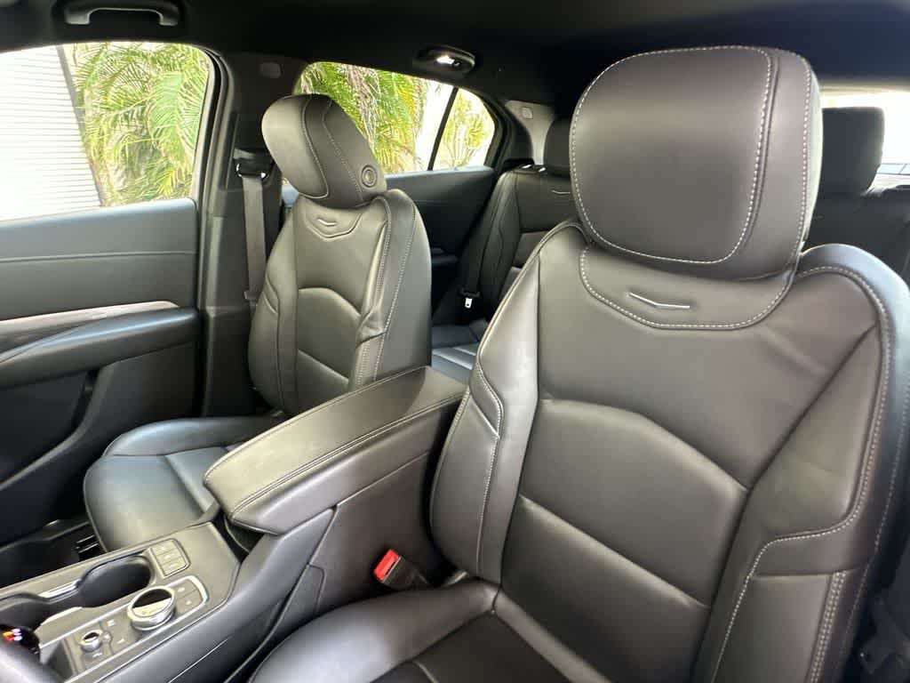 Thumbnail: 2025 Cadillac XT4 - 14